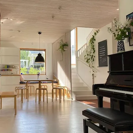 Large And Beautiful House Vakantiehuis *