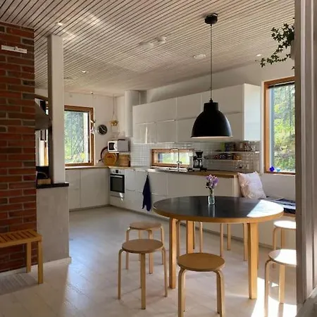 Vakantiehuis Large And Beautiful House *